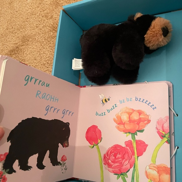 Animal Sounds Board Book + Mini Bear Plush Toy - Picture 7 of 12